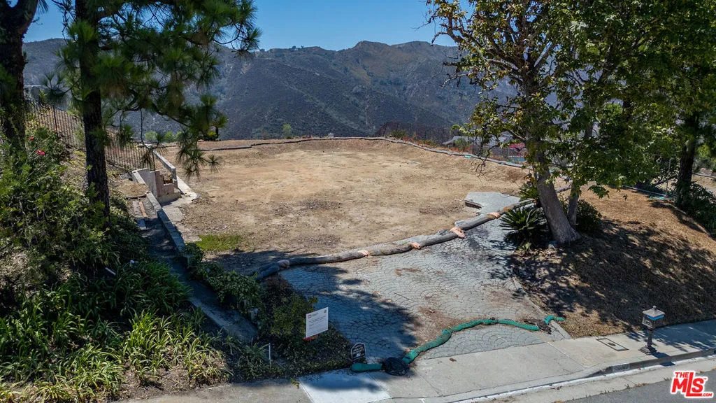 16748 Monte Hermoso Drive, Los Angeles, California 90272 — photo 4
