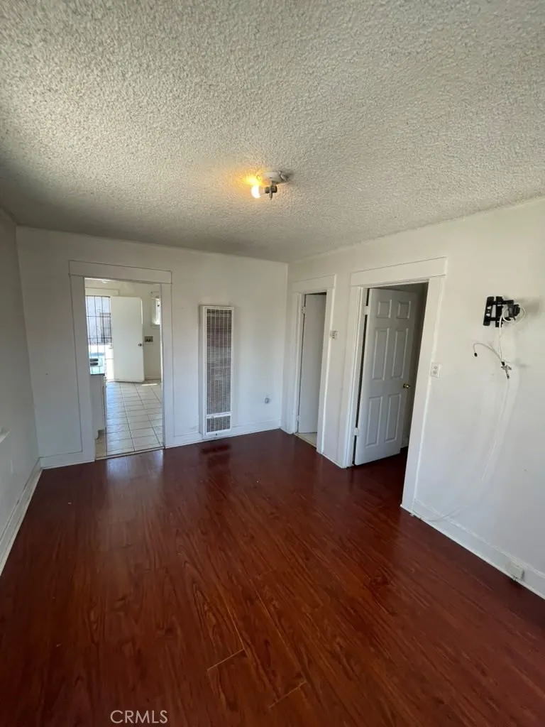 530 W Poplar, Compton, California 90220 — photo 5