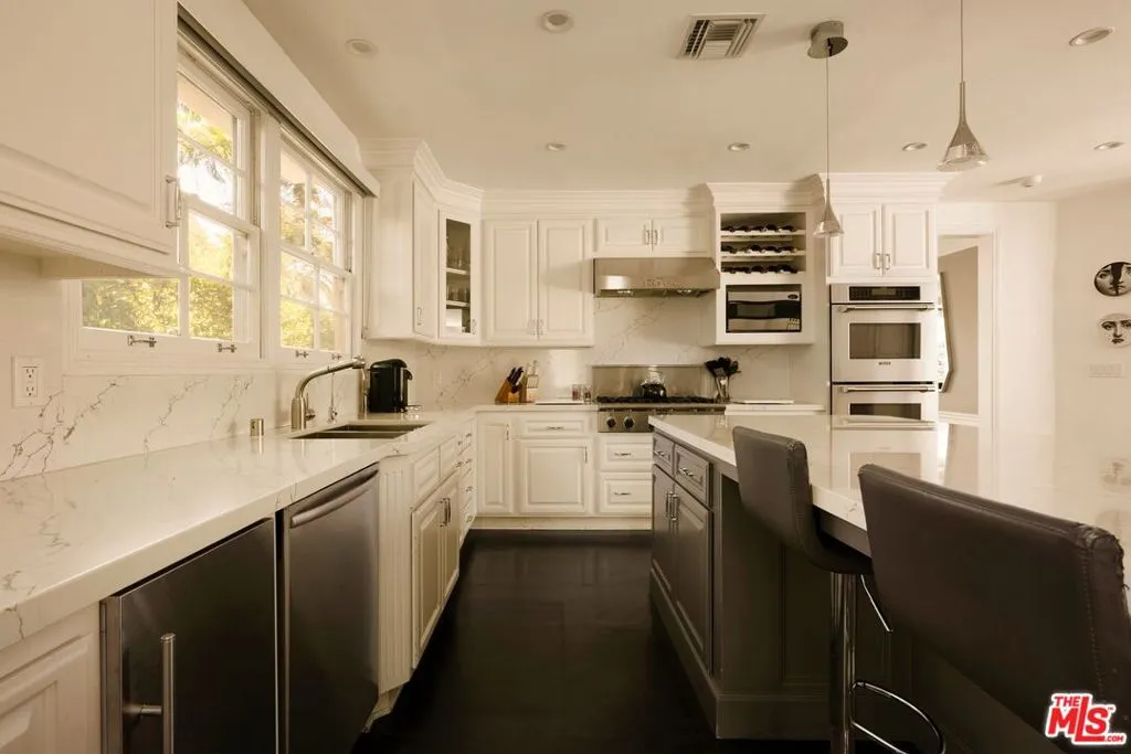 1409 Club View Drive, Los Angeles, California 90024 — photo 5