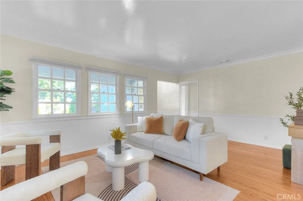 537 Jamestown, Burbank, California 91504 — photo 5