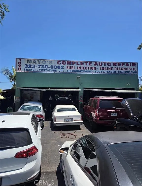 1820 W Adams