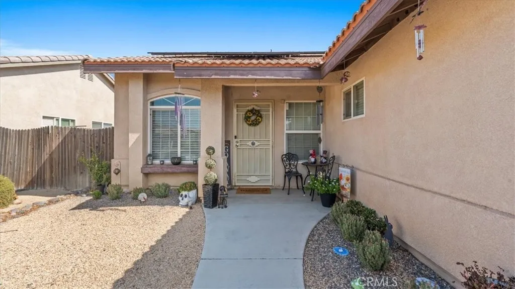 15928 Elkins, Victorville, California 92395 — photo 4