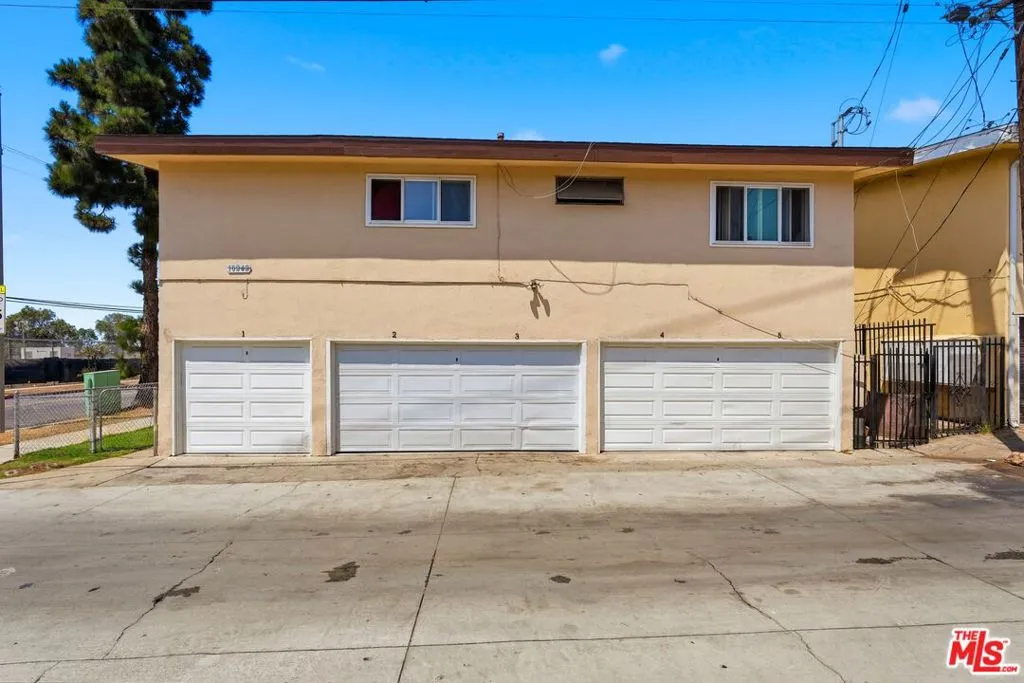 10242 S 10th Avenue, Inglewood, California 90303 — photo 5
