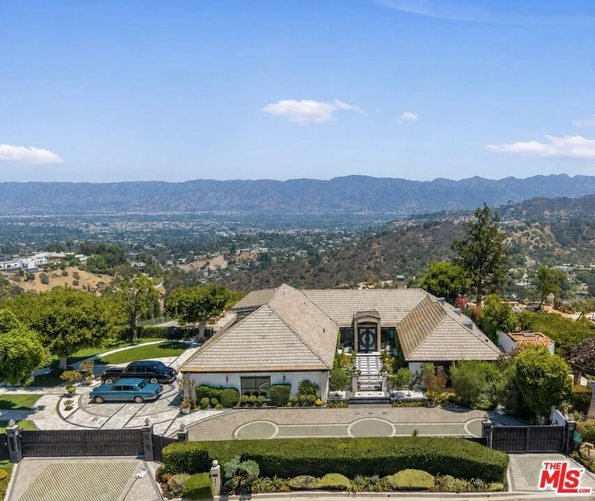 8416 Skyline Dr