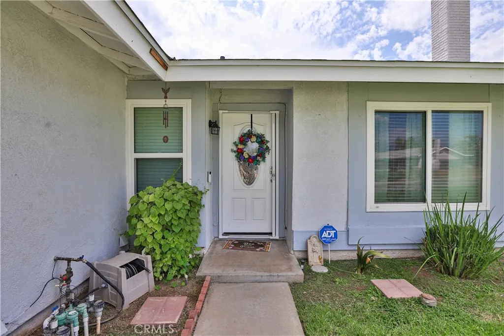 5063 Auburn, San Bernardino, California 92407 — photo 4
