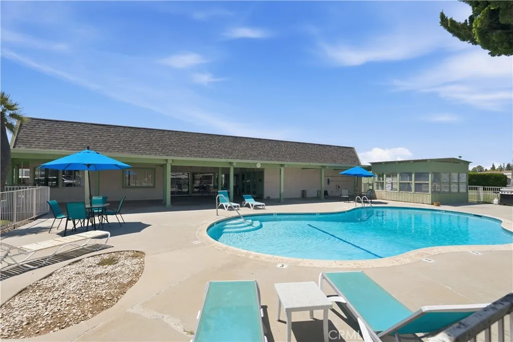 Community pool