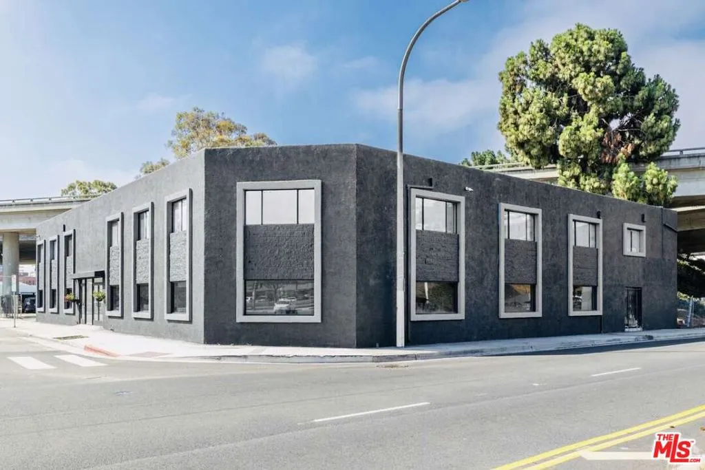11520 Jefferson Blvd