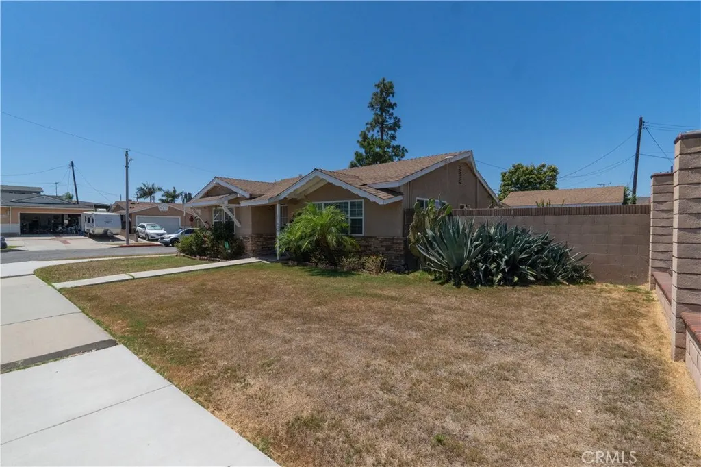 11629 Santa Gertrudes Ave