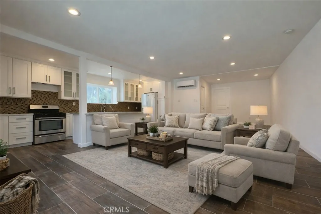 1607 Cherokee, Corona, California 92881 — photo 5
