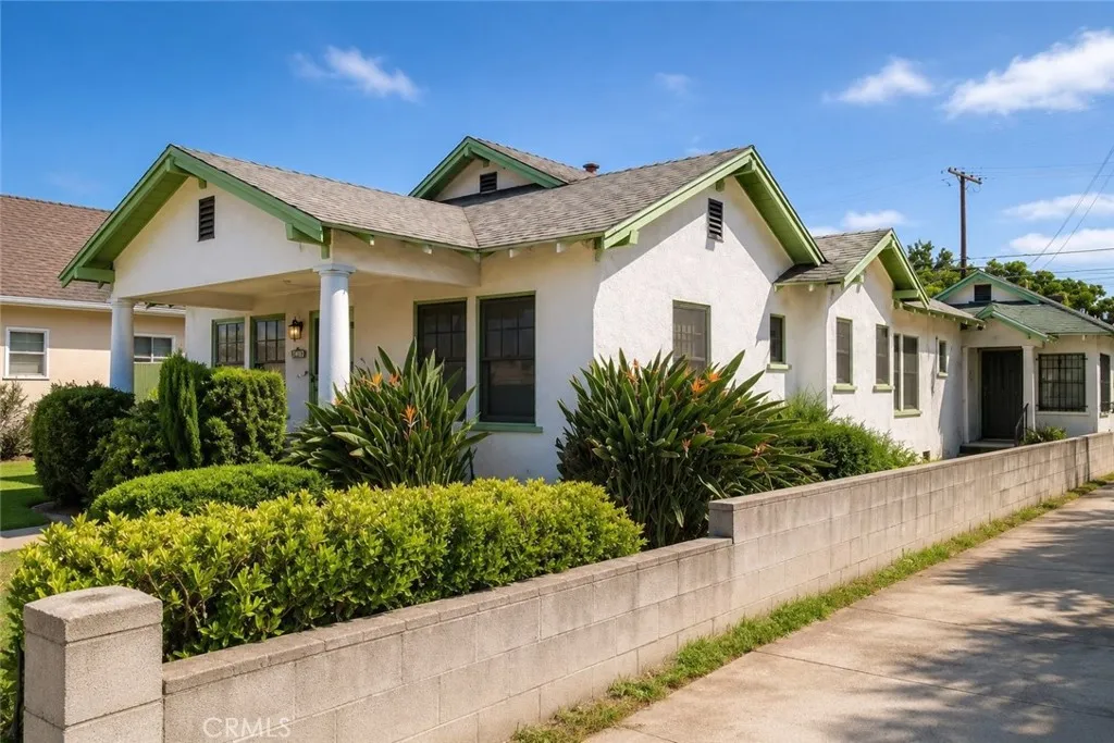 4215 S Budlong