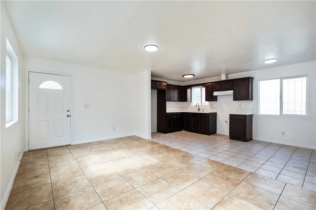 1585 E 48th Place, Los Angeles, California 90011 — photo 5