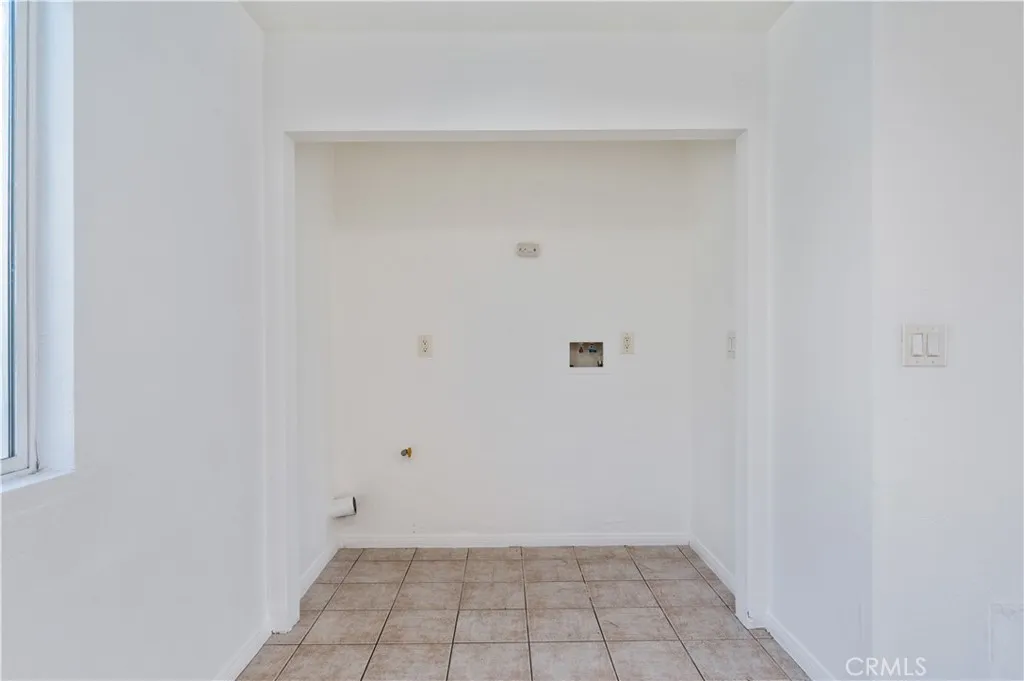 1585 E 48th Place, Los Angeles, California 90011 — photo 4