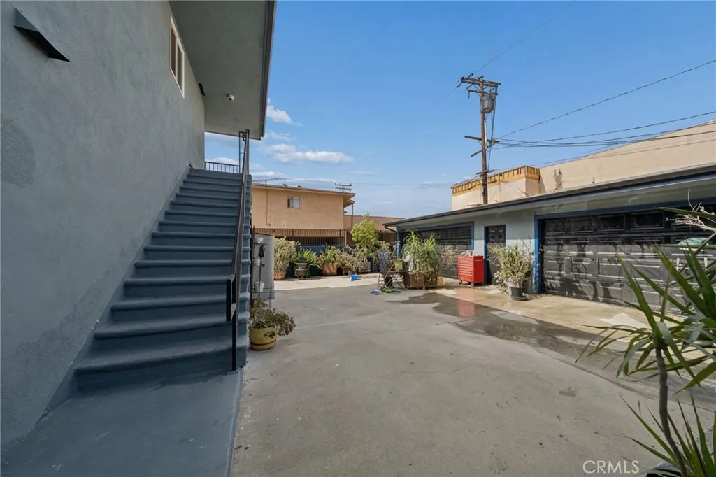 11617 Acacia, Hawthorne, California 90250 — photo 5