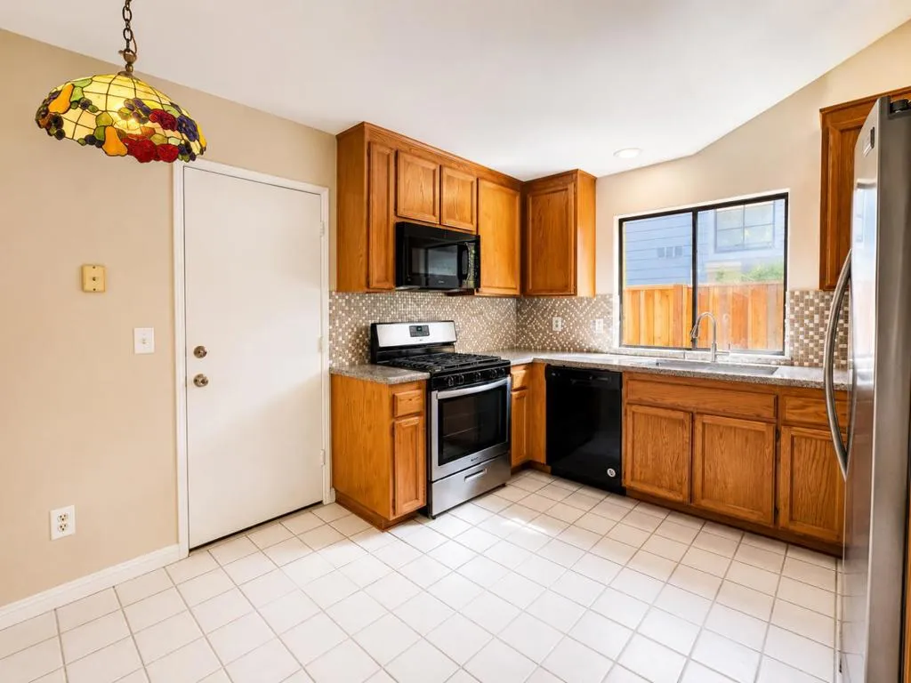 1049 Armitage Street, Alameda, California 94502 — photo 5