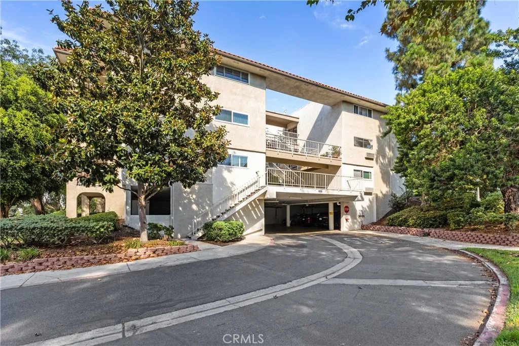 3 story building with underground parking and elevator 3 story building with underground parking and elevator