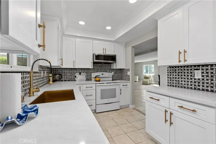 Kitchen with plenty of counter space