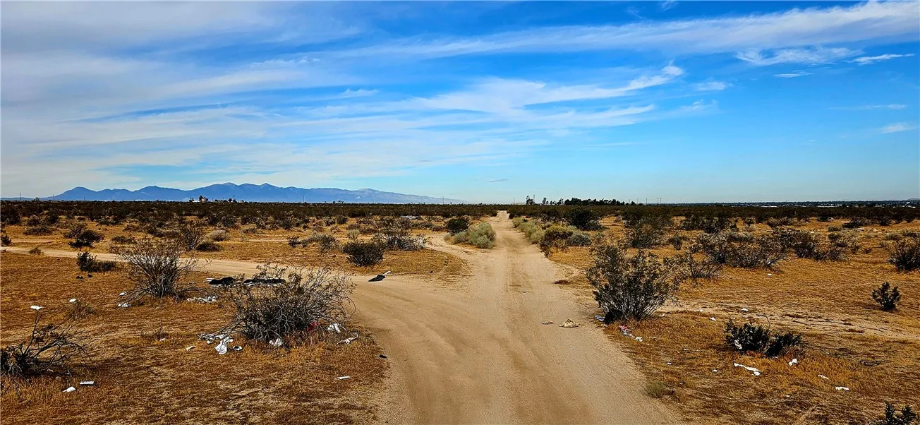800 Las Tunas Dr., Apple Valley, California 92308 — photo 4