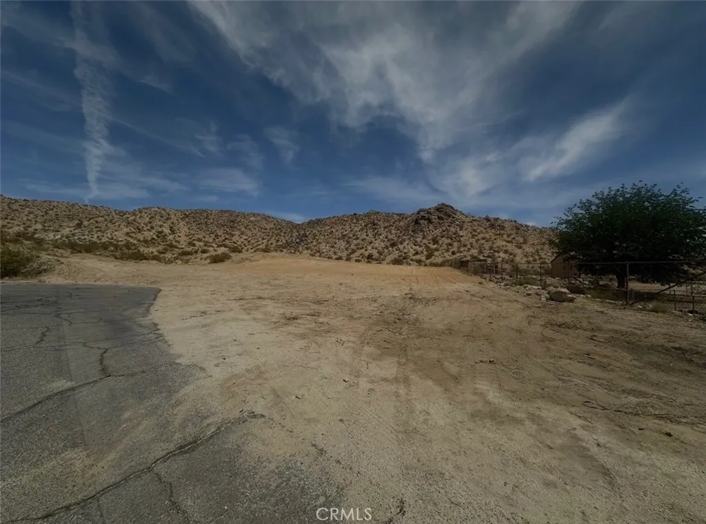 17707 Queensglen Avenue, Lake Los Angeles, California 93591 — photo 4