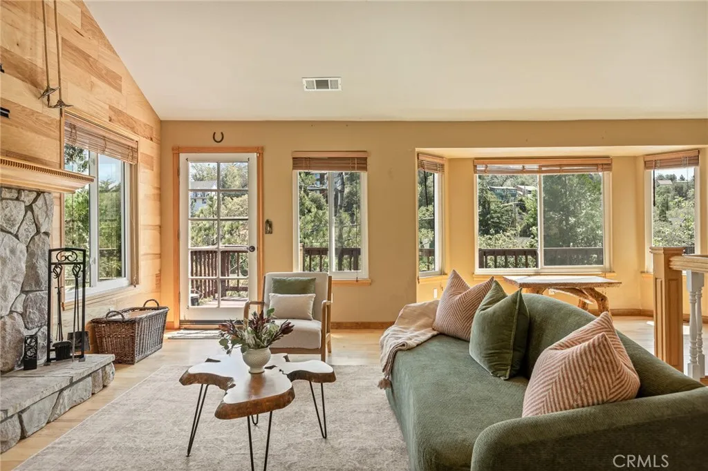 1208 Aleutian, Lake Arrowhead, California 92352 — photo 4