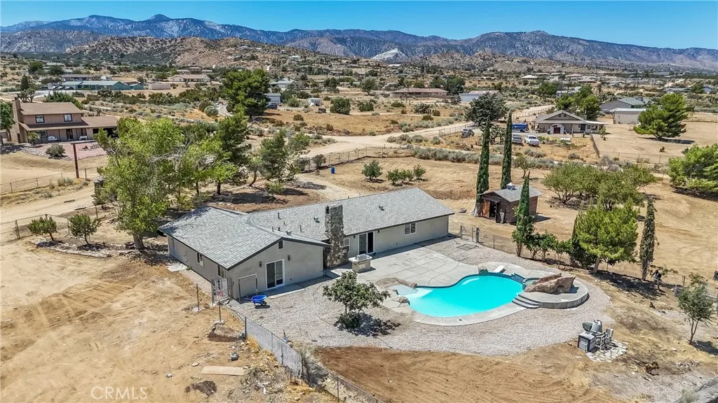 4626 Sundown, Phelan, California 92371 — photo 5