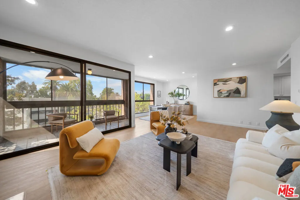 4477 Wilshire Boulevard 308, Los Angeles, California 90010 — photo 5