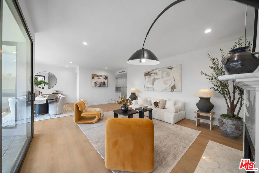 4477 Wilshire Boulevard 308, Los Angeles, California 90010 — photo 4