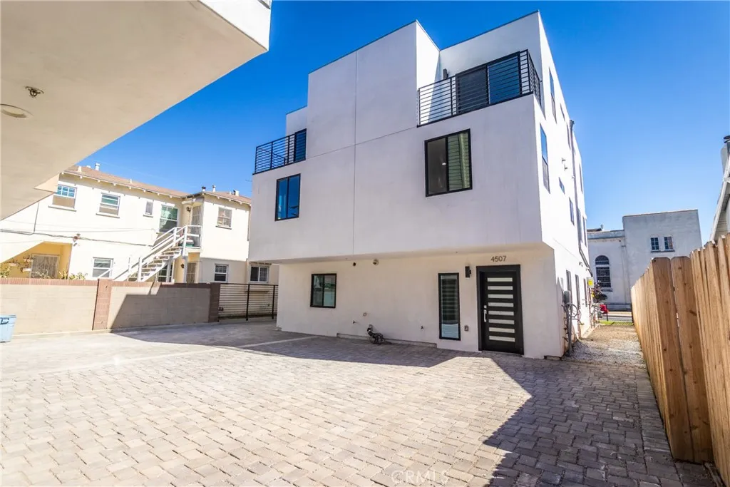 4505 W 18 Street, Los Angeles, California 90019 — photo 5