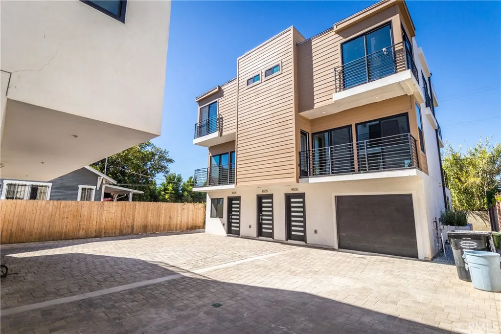 4505 W 18 Street, Los Angeles, California 90019 — photo 4