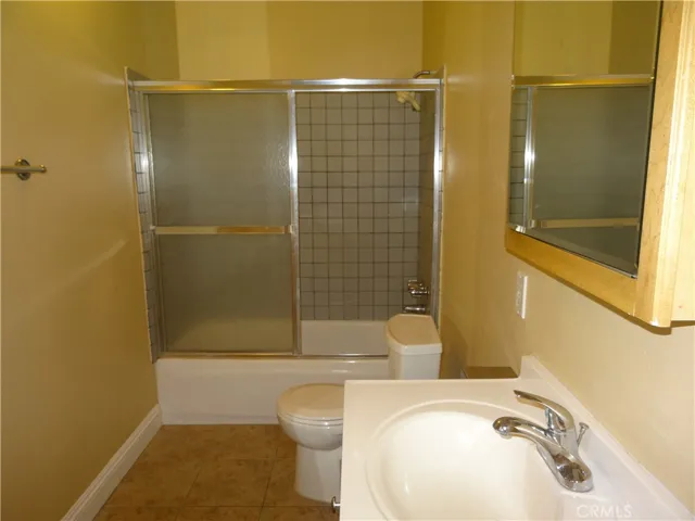 20246 Saticoy, Reseda, California 91306 — photo 4