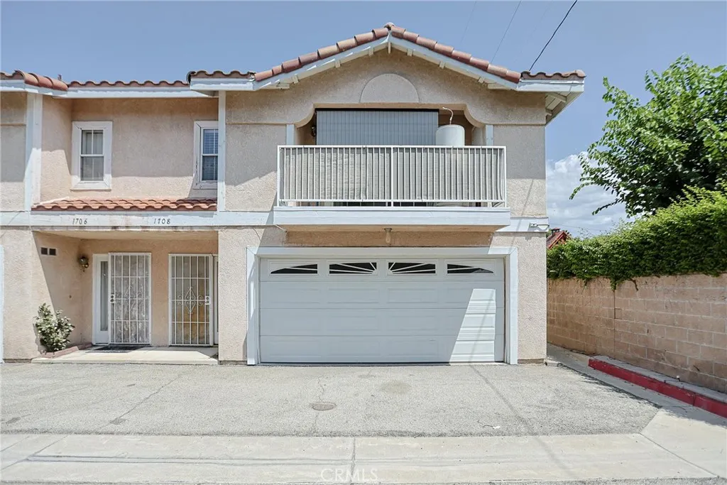 1708 S Angel Ct