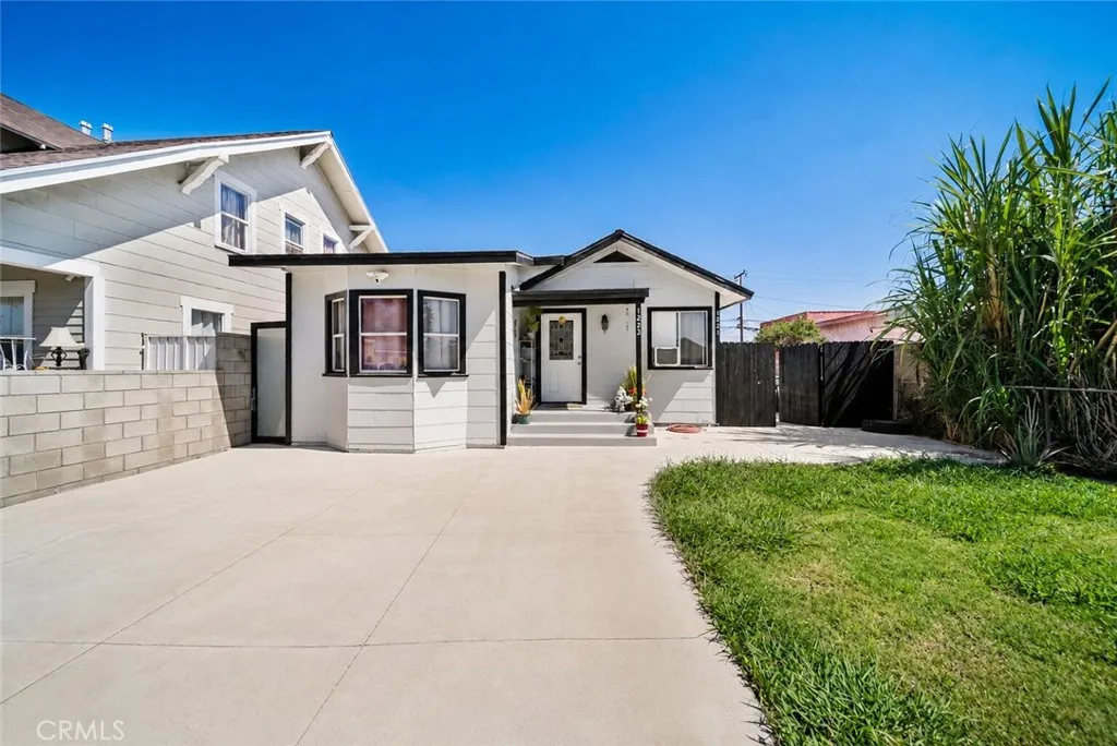 1221 W 88th