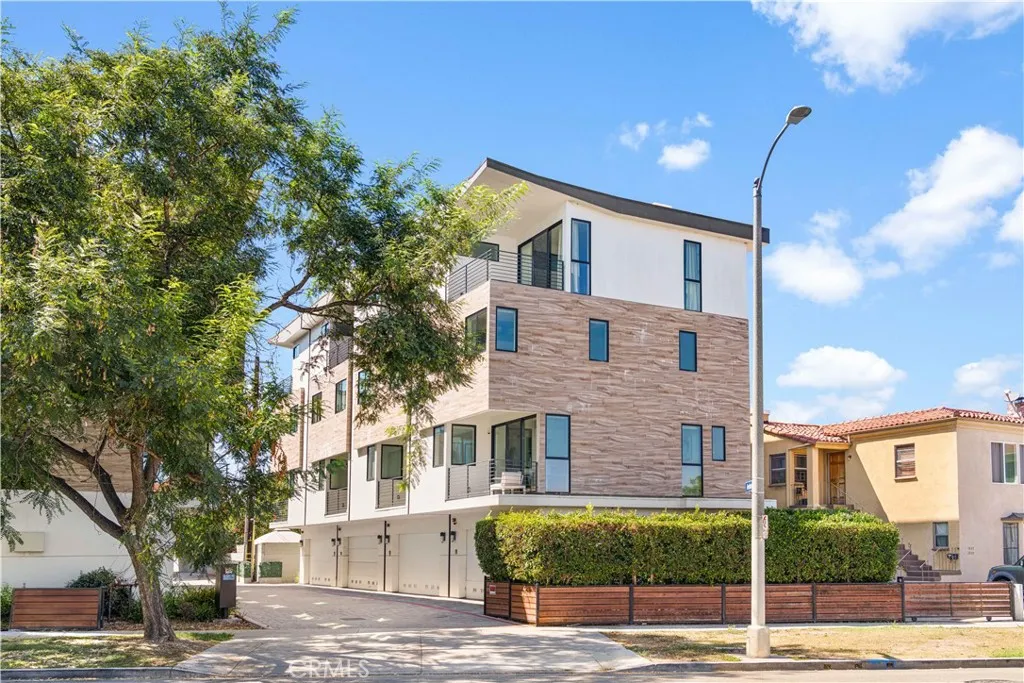 5151 W Redondo Ct