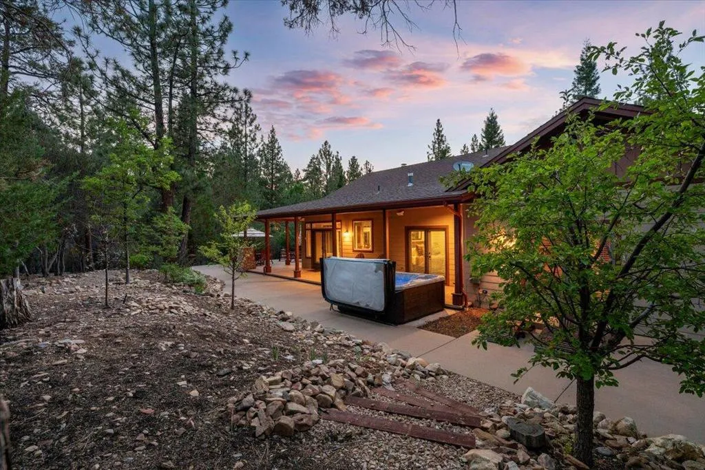 1924 Shady Lane, Big Bear City, California 92314 — photo 4