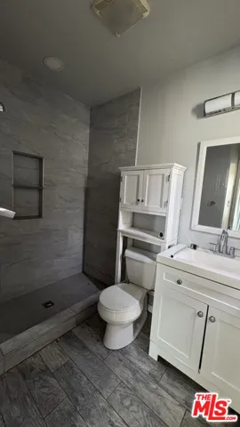 9601 Alexander Avenue 1/2, South Gate, California 90280 — photo 4
