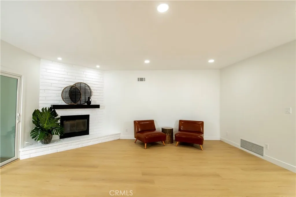 gallery-image 4