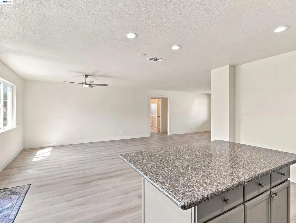 112 Jimno Ave, Pittsburg, California 94565 — photo 5