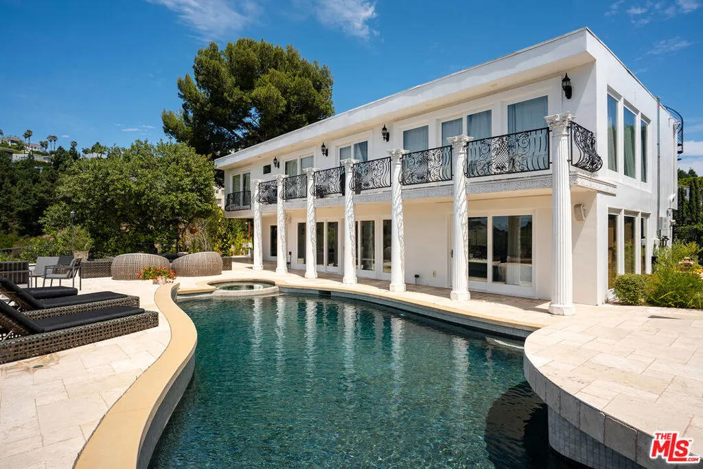 8020 Zeus Dr