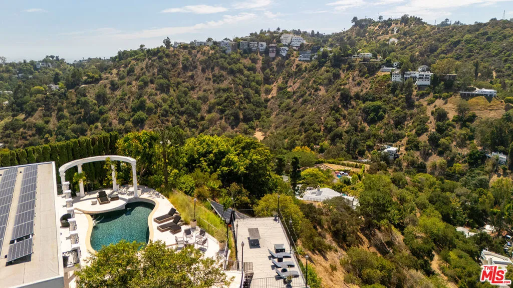 8020 Zeus Drive, Los Angeles, California 90046 — photo 4