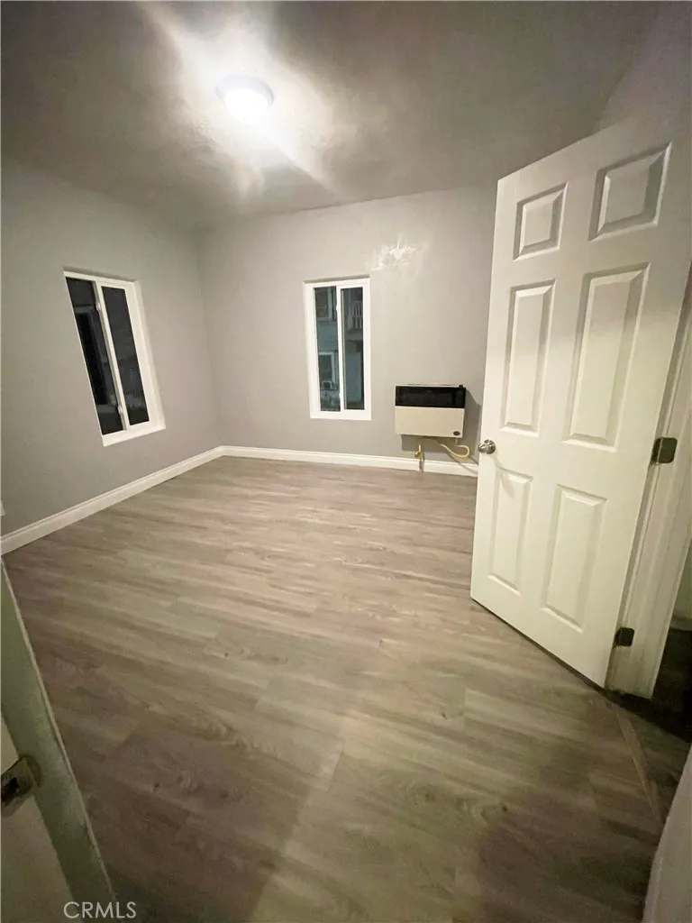 1317 Linwood, Los Angeles, California 90017 — photo 4