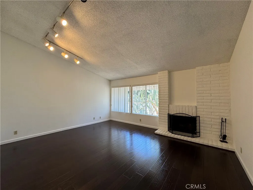 gallery-image 3