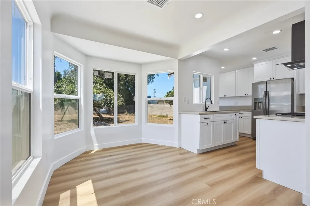 1433 N Neptune, Wilmington, California 90744 — photo 5