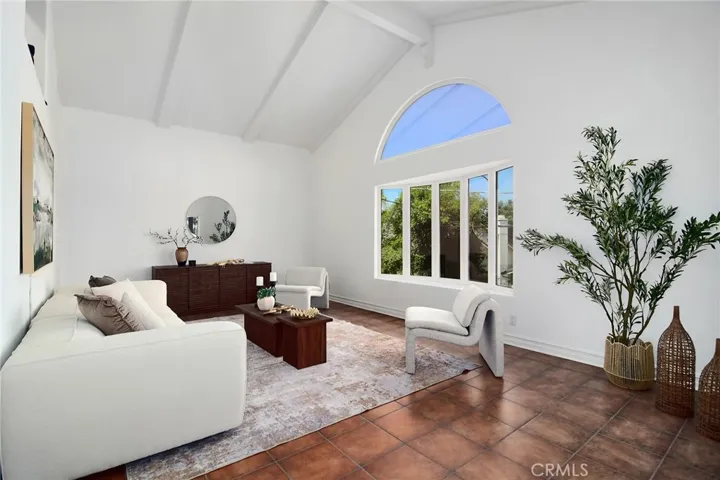 5348 Calatrana Drive, Woodland Hills, California 91364 — photo 4