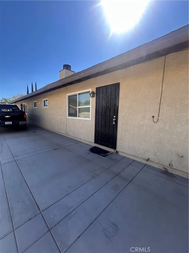 16458 Spruce, Hesperia, California 92345 — photo 4