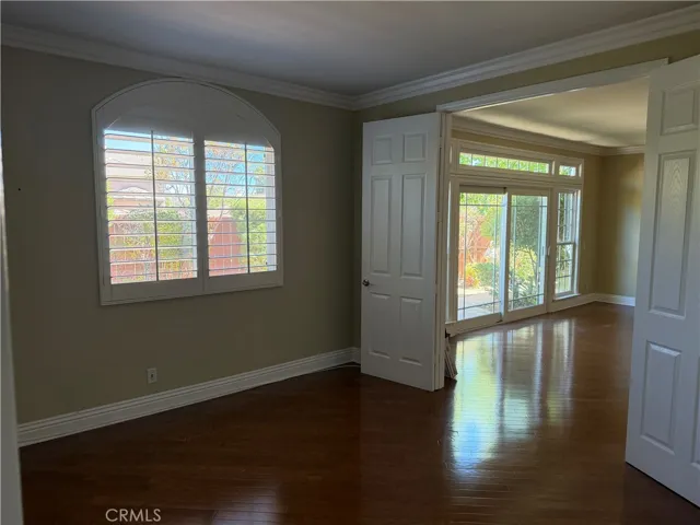 Doorway and view in br 3