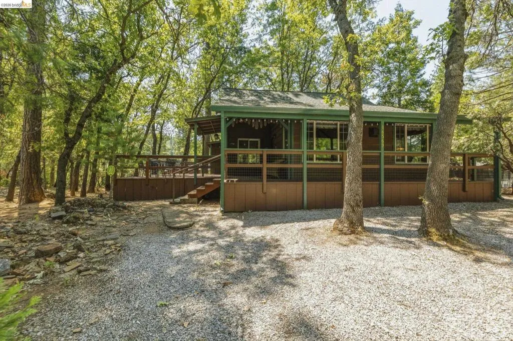 16569 Estralita Dr