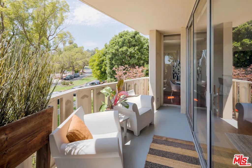 4455 Los Feliz Boulevard 207, Los Angeles, California 90027 — photo 5
