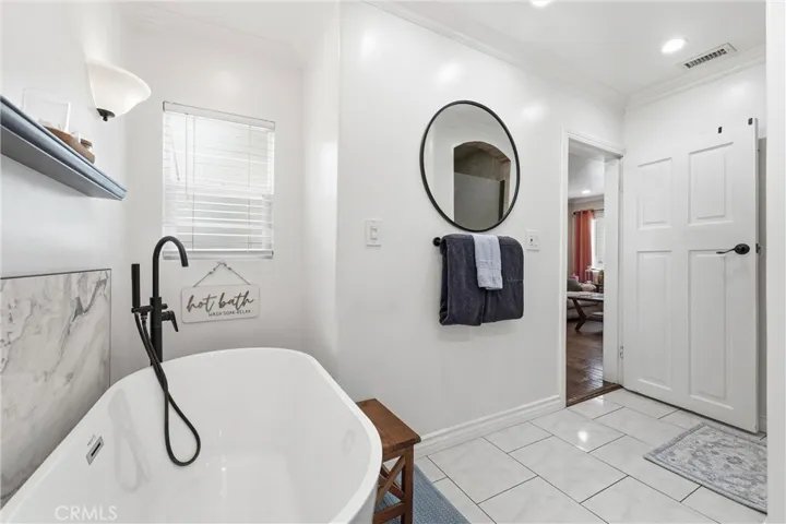 Soaking Tub
