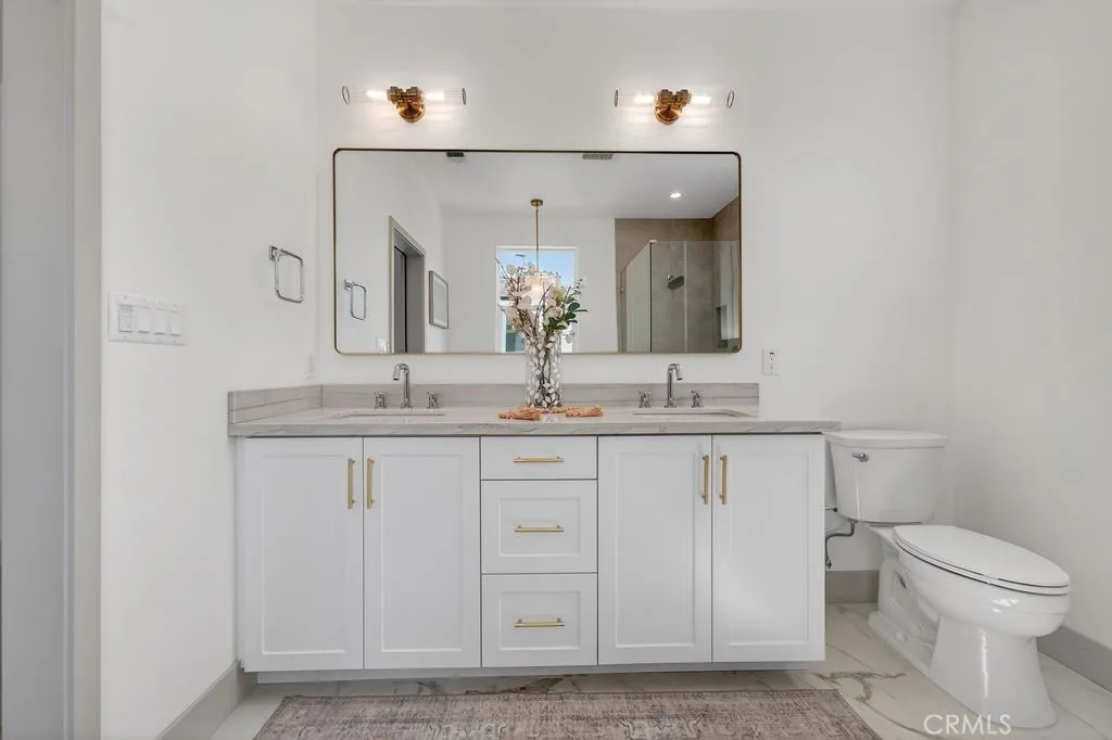 Photos are of the same model/floor plan at a different location and are for illustrative purposes only. Actual finishes, features, and options may vary.
