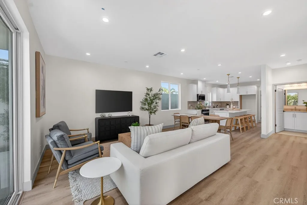Photos are of the same model/floor plan at a different location and are for illustrative purposes only. Actual finishes, features, and options may vary.