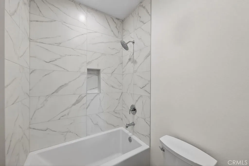 Photos are of the same model/floor plan at a different location and are for illustrative purposes only. Actual finishes, features, and options may vary.